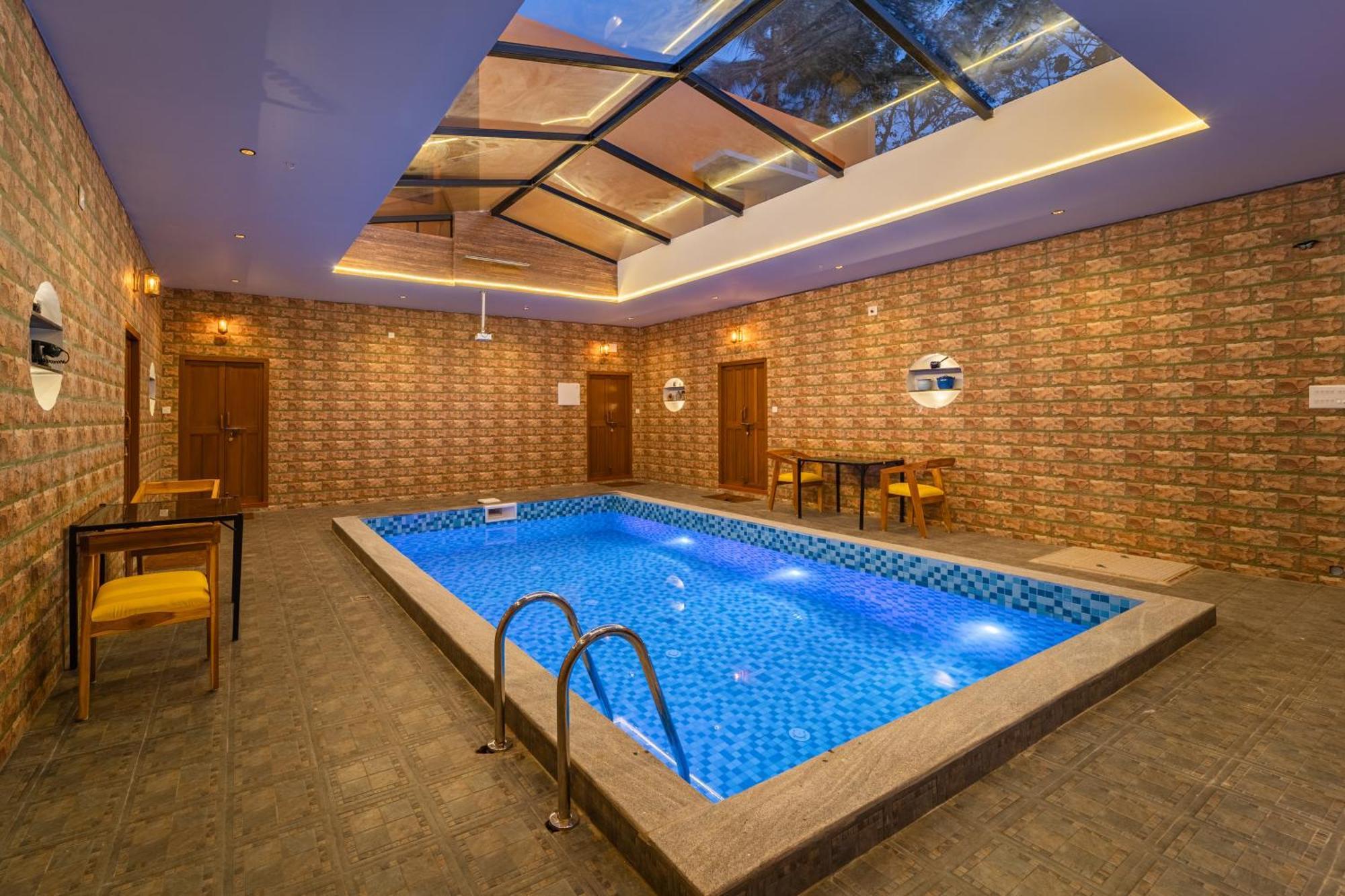 Teak Leaf Gateway Villa With Swimming Pool Indoor Games Kālapettai 外观 照片