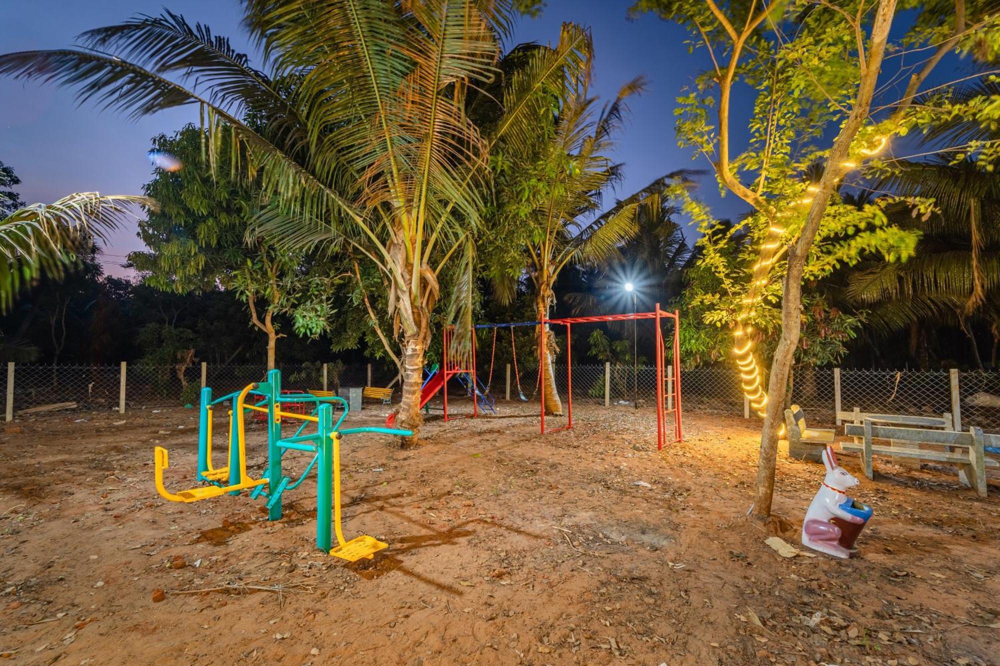 Teak Leaf Gateway Villa With Swimming Pool Indoor Games Kālapettai 外观 照片