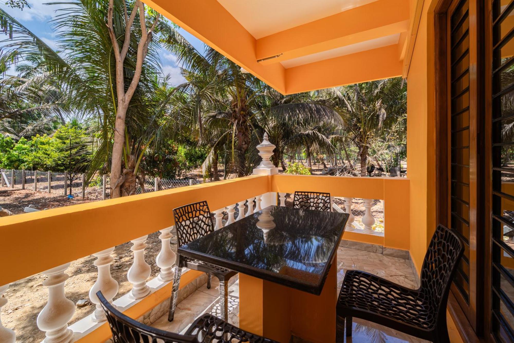 Teak Leaf Gateway Villa With Swimming Pool Indoor Games Kālapettai 外观 照片