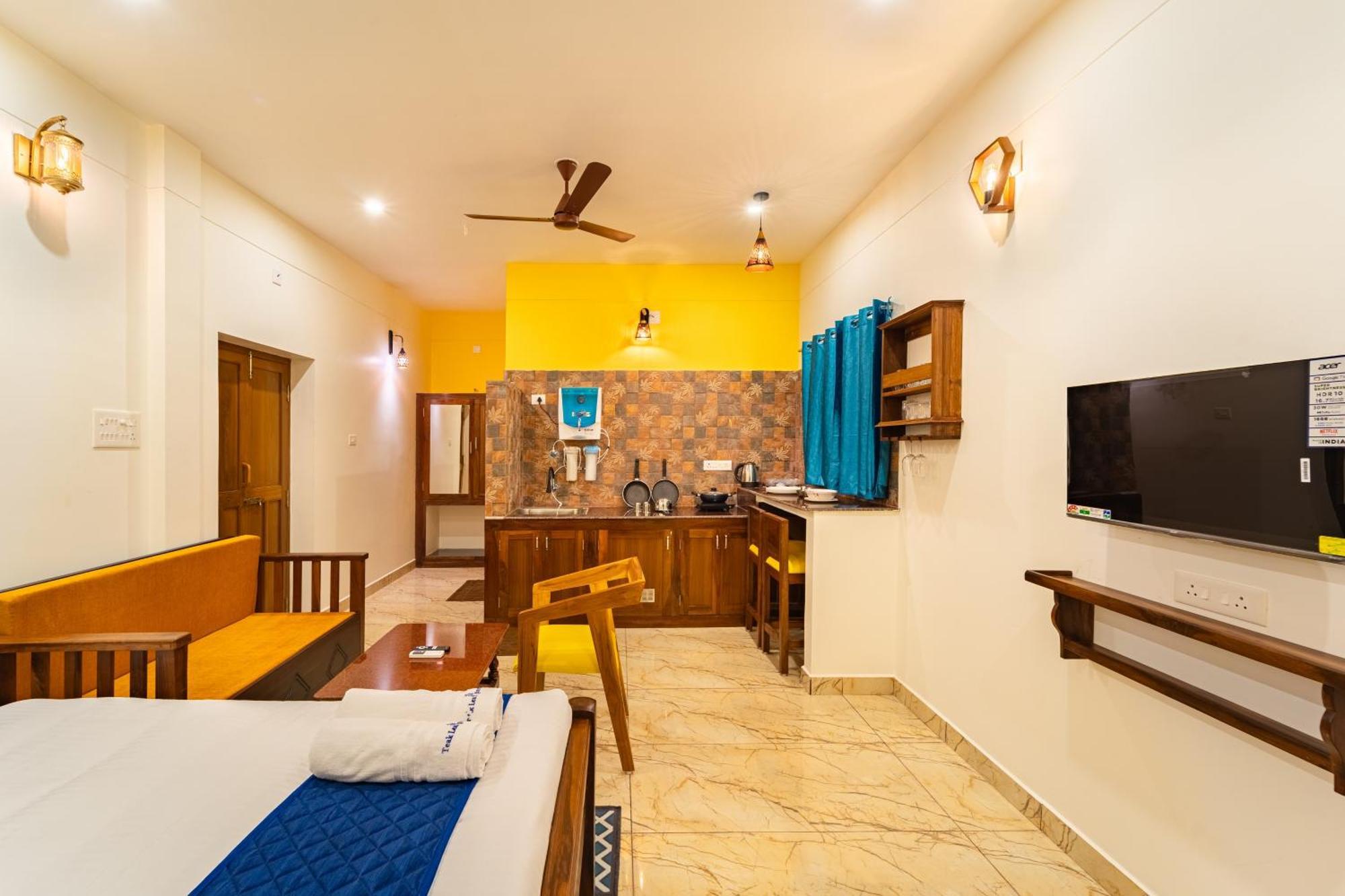 Teak Leaf Gateway Villa With Swimming Pool Indoor Games Kālapettai 外观 照片