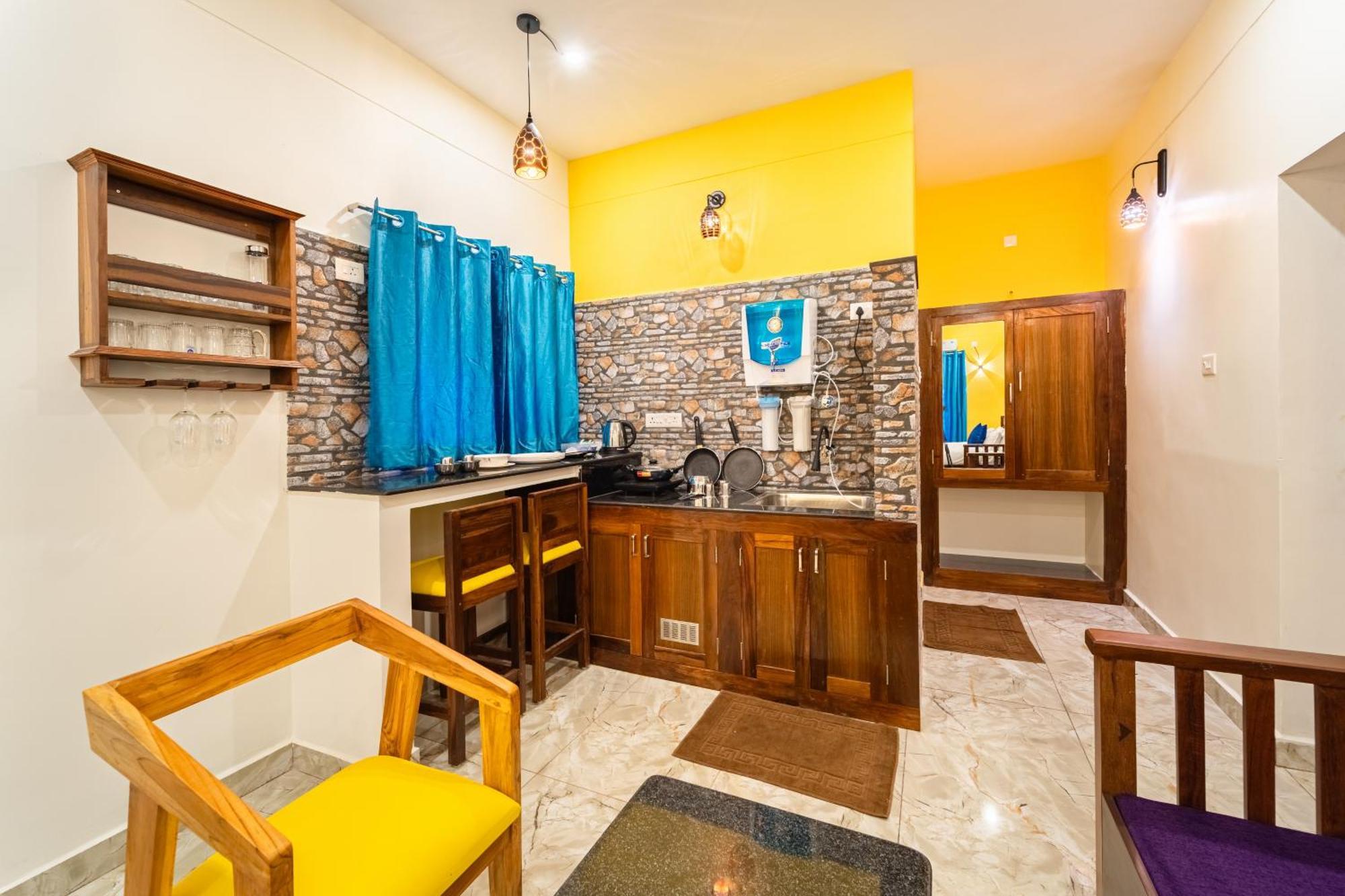 Teak Leaf Gateway Villa With Swimming Pool Indoor Games Kālapettai 外观 照片