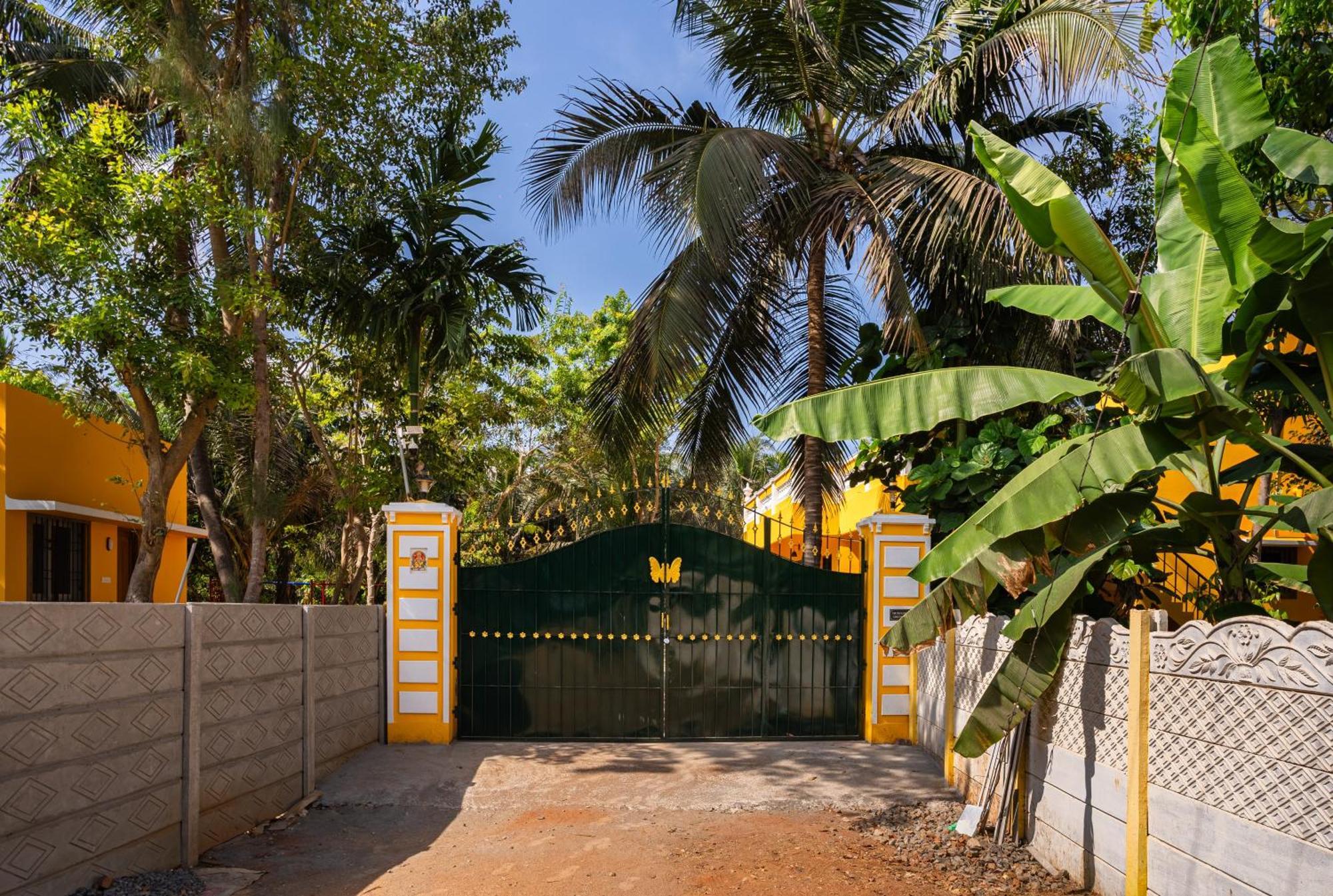 Teak Leaf Gateway Villa With Swimming Pool Indoor Games Kālapettai 外观 照片