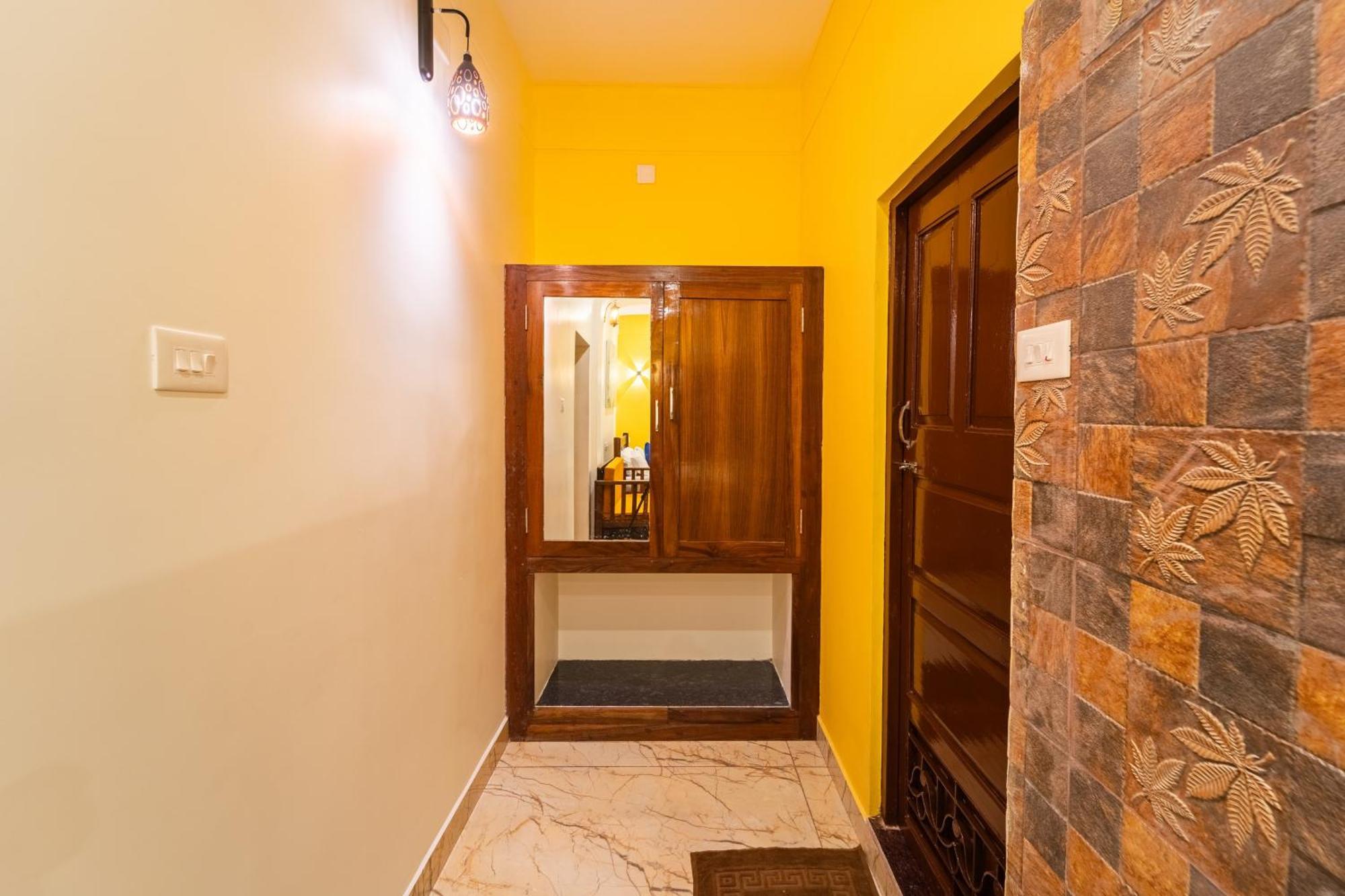 Teak Leaf Gateway Villa With Swimming Pool Indoor Games Kālapettai 外观 照片
