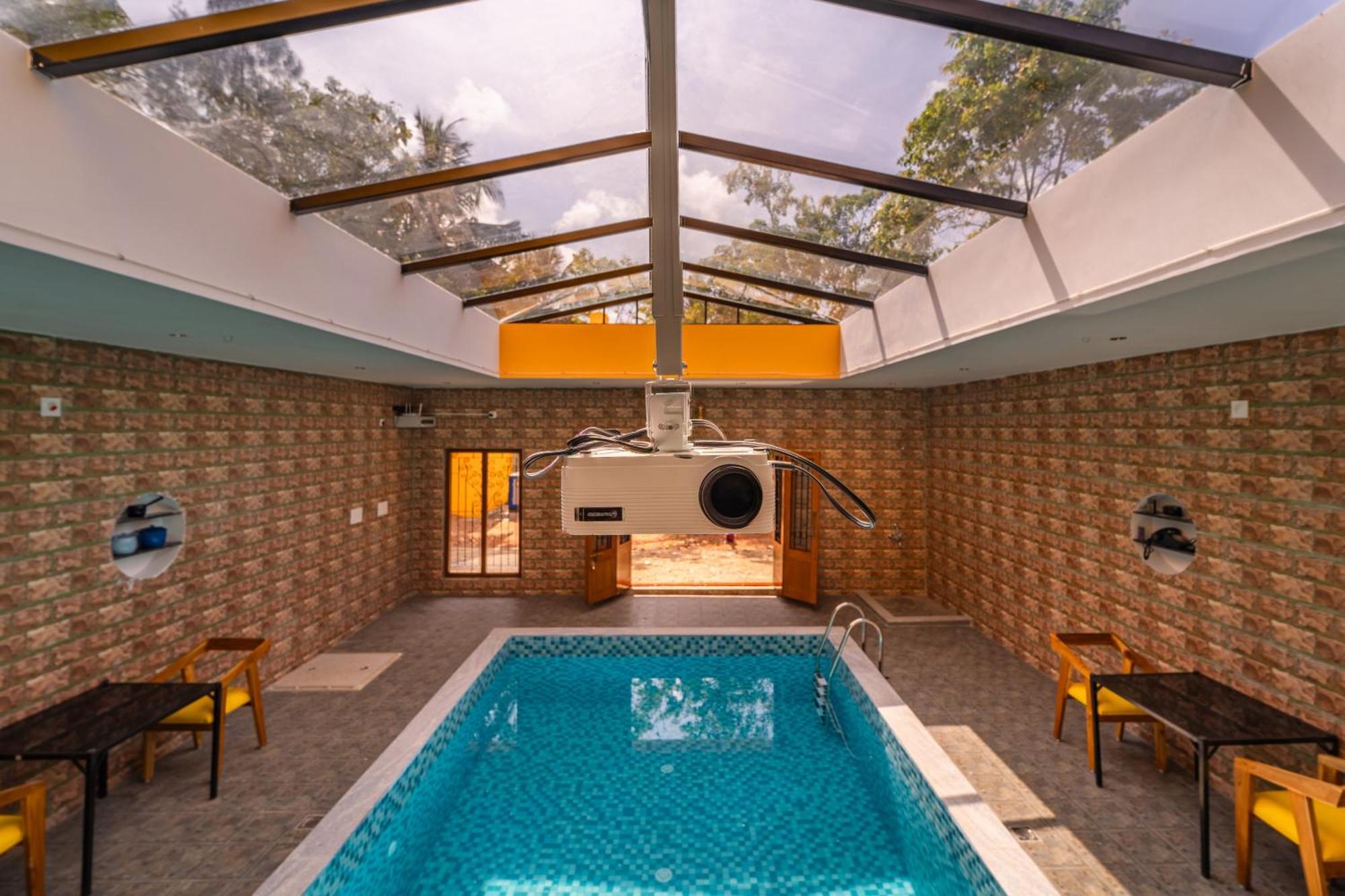 Teak Leaf Gateway Villa With Swimming Pool Indoor Games Kālapettai 外观 照片