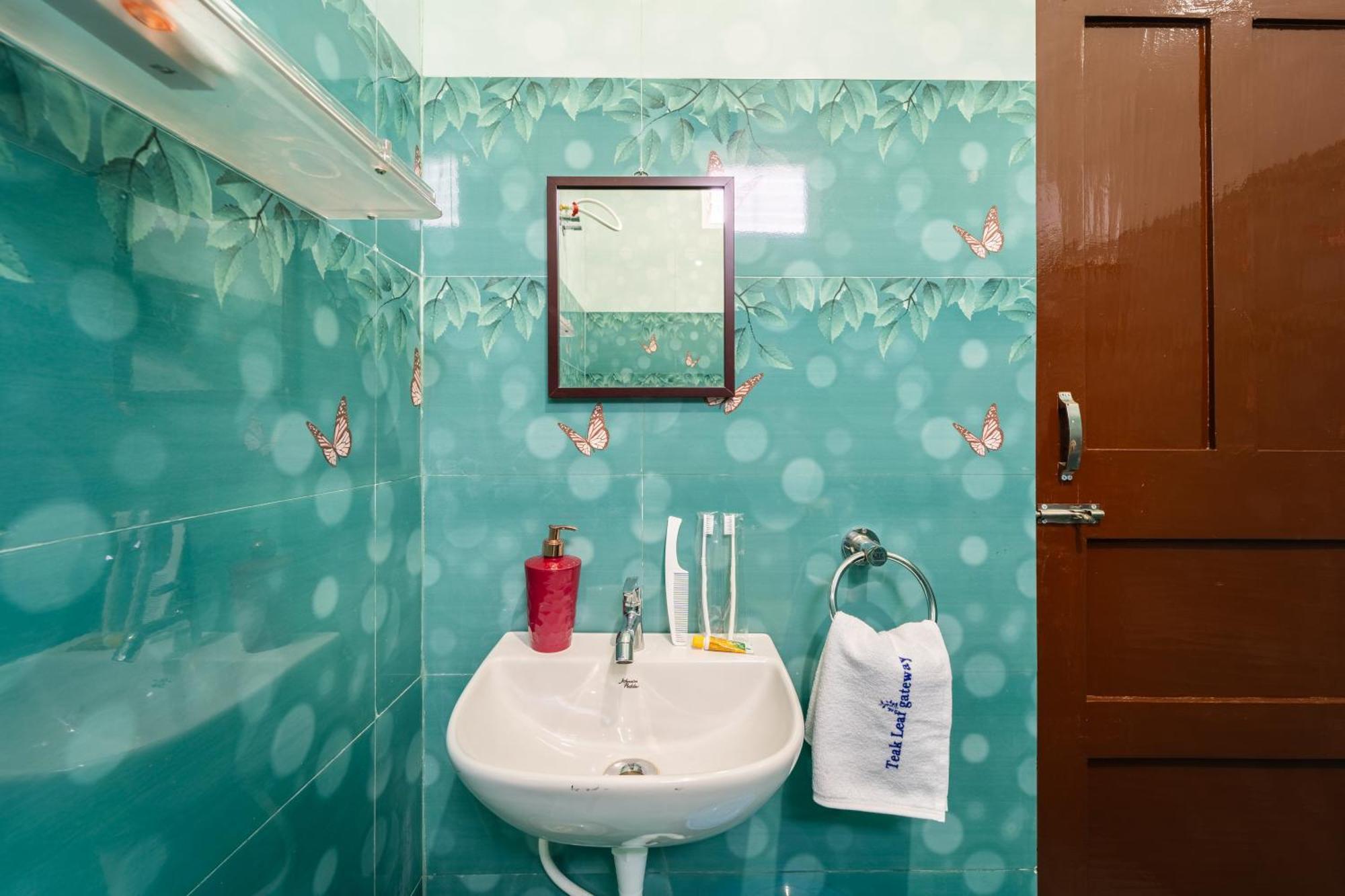 Teak Leaf Gateway Villa With Swimming Pool Indoor Games Kālapettai 外观 照片