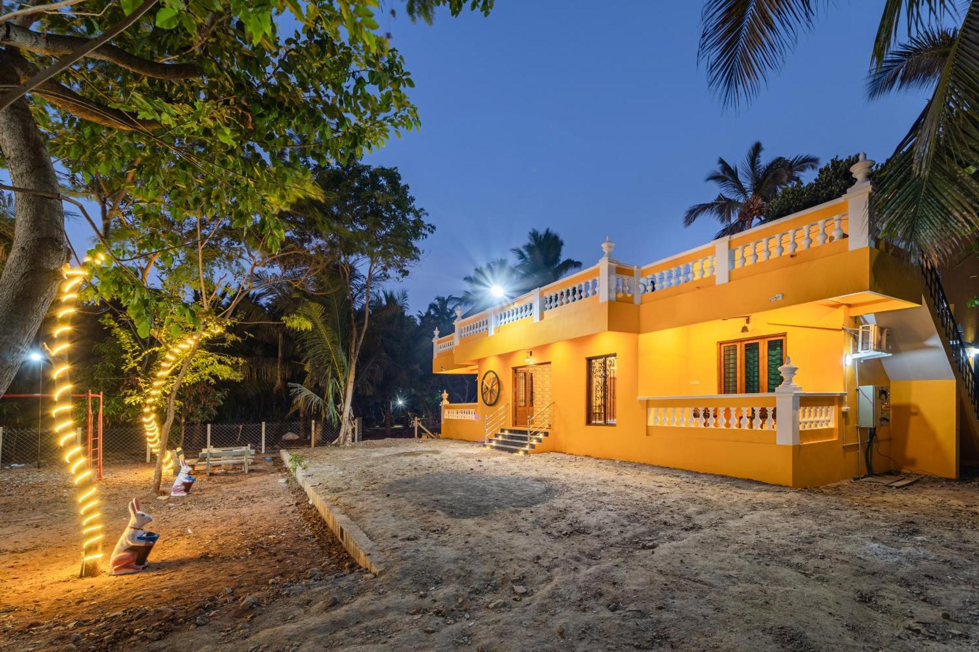 Teak Leaf Gateway Villa With Swimming Pool Indoor Games Kālapettai 外观 照片