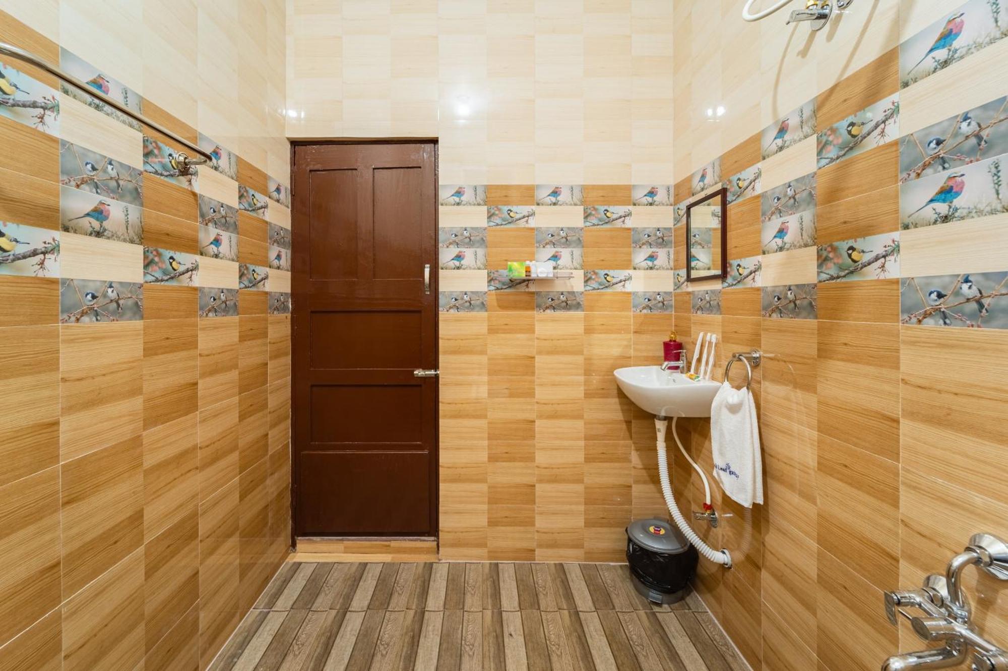 Teak Leaf Gateway Villa With Swimming Pool Indoor Games Kālapettai 外观 照片