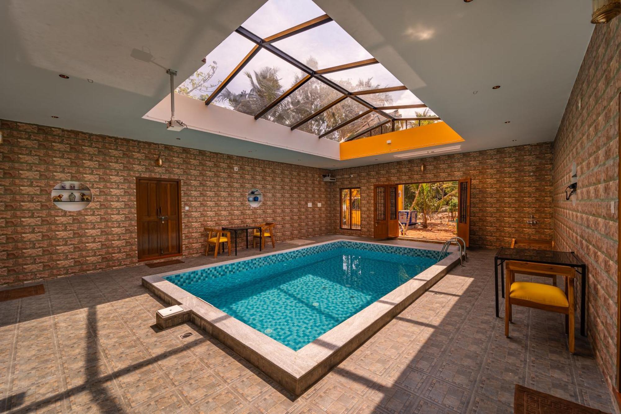 Teak Leaf Gateway Villa With Swimming Pool Indoor Games Kālapettai 外观 照片