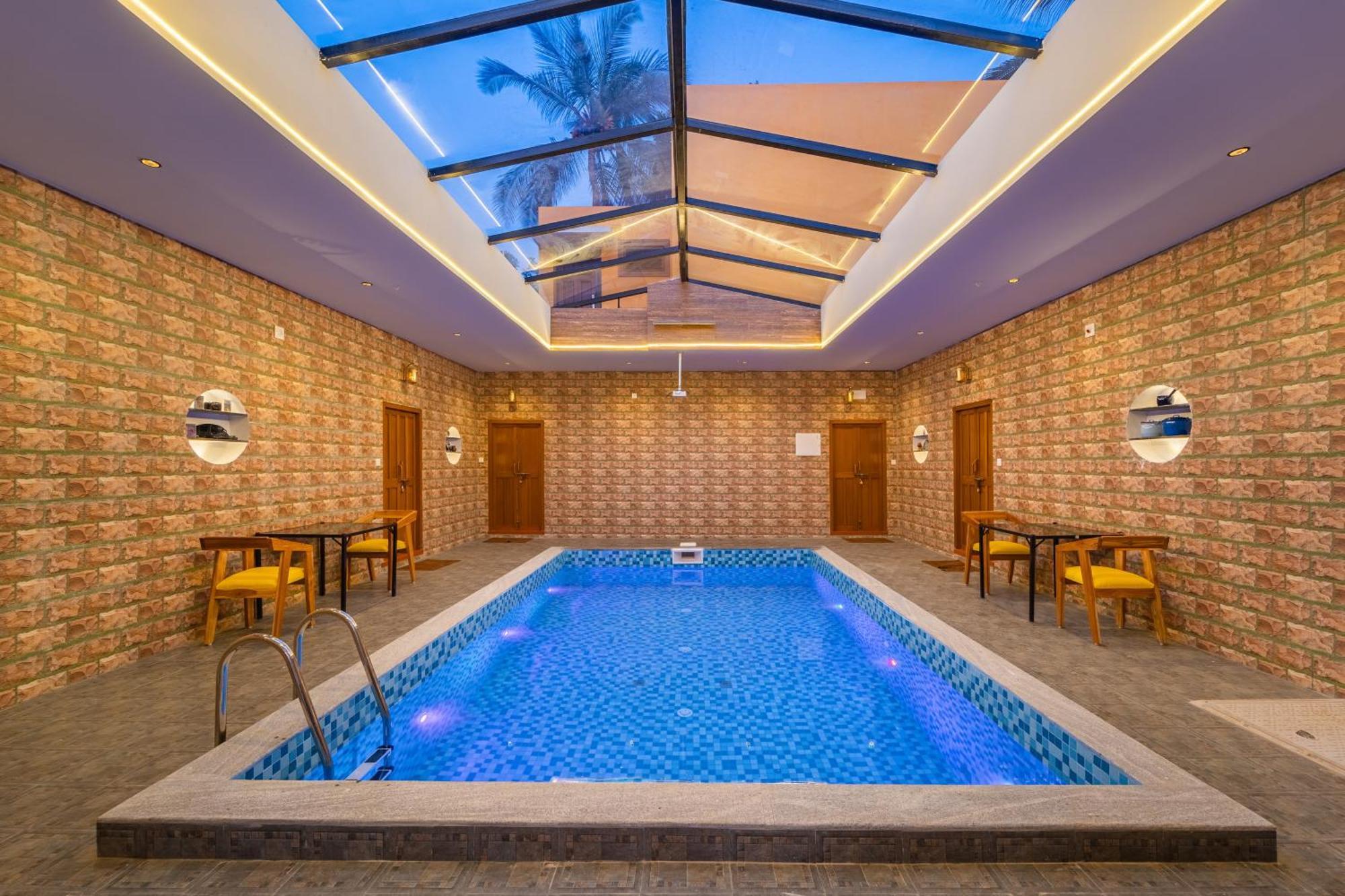 Teak Leaf Gateway Villa With Swimming Pool Indoor Games Kālapettai 外观 照片