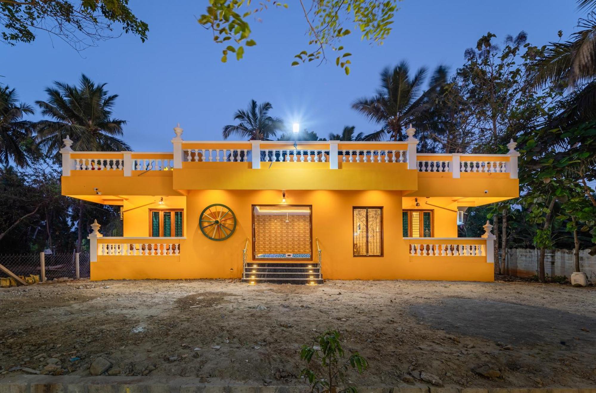 Teak Leaf Gateway Villa With Swimming Pool Indoor Games Kālapettai 外观 照片
