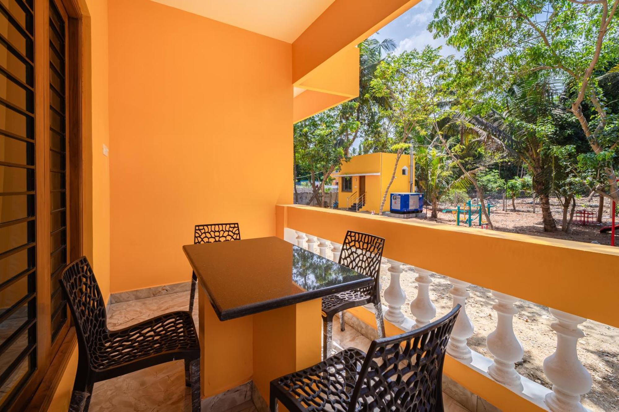 Teak Leaf Gateway Villa With Swimming Pool Indoor Games Kālapettai 外观 照片