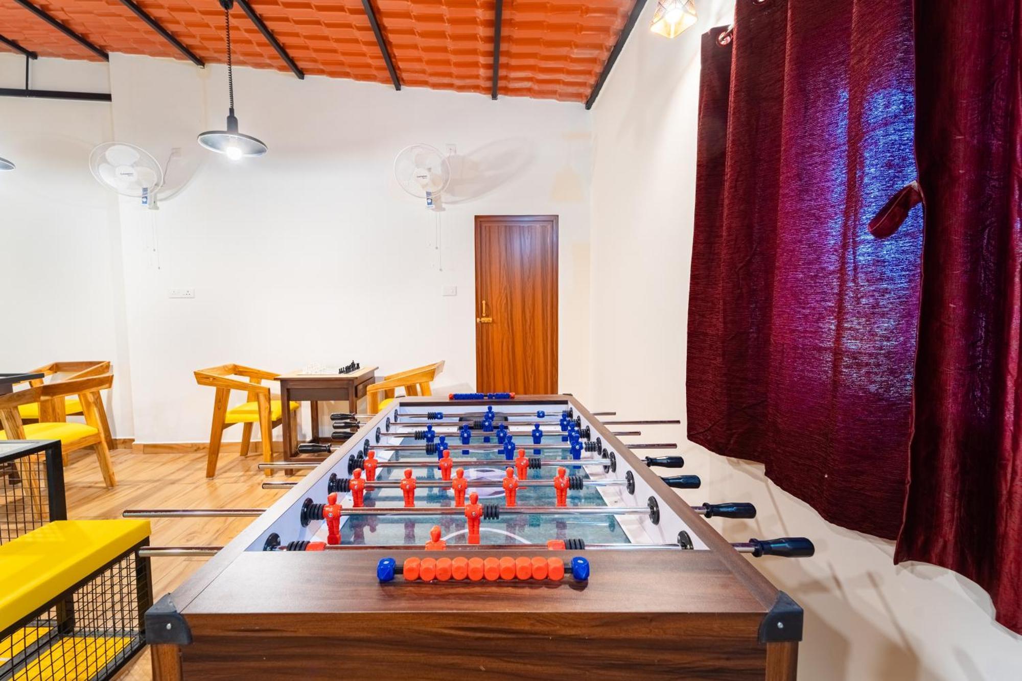 Teak Leaf Gateway Villa With Swimming Pool Indoor Games Kālapettai 外观 照片